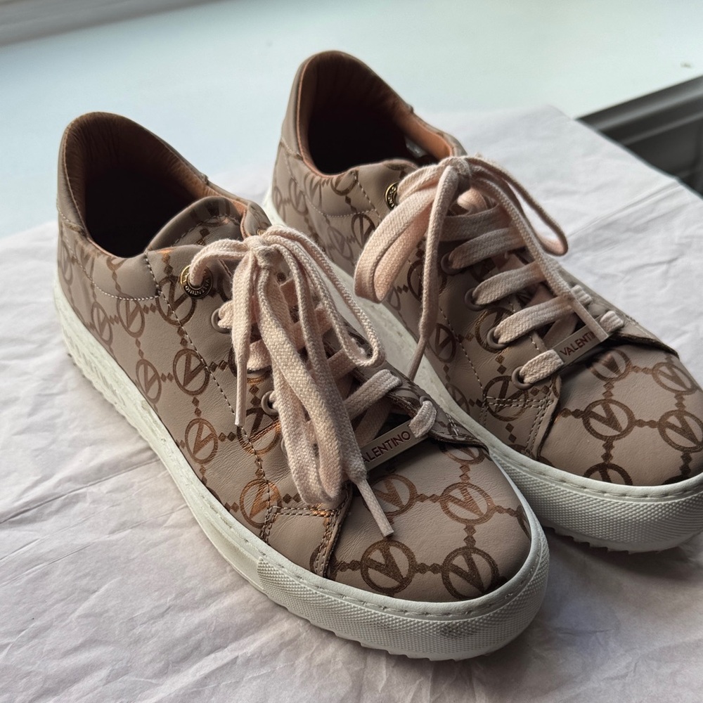 Valentino Women's Tan and White Patterned Sneakers